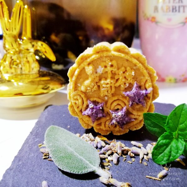 Bunny Mooncake (Pre Order) Sale